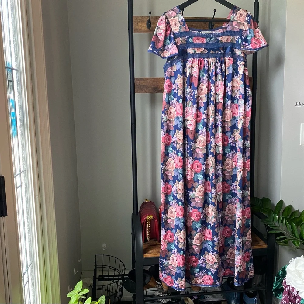 Vintage Vanity Fair women’s floral short sleeve long sleeping gown Made in USA L - Picture 1 of 6